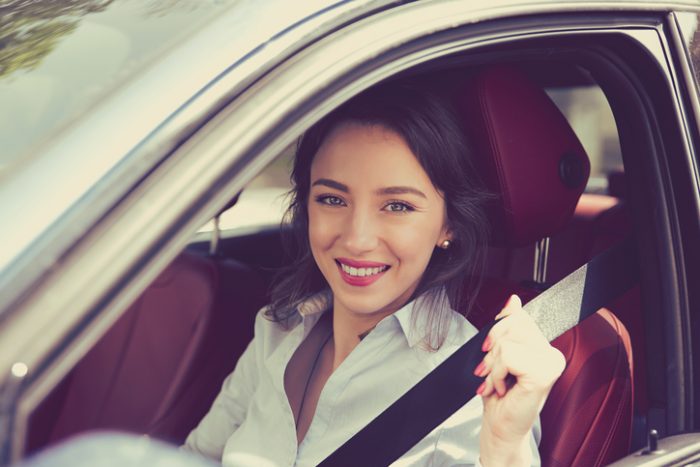 23 maneiras inteligentes de dirigir com segurança e economia