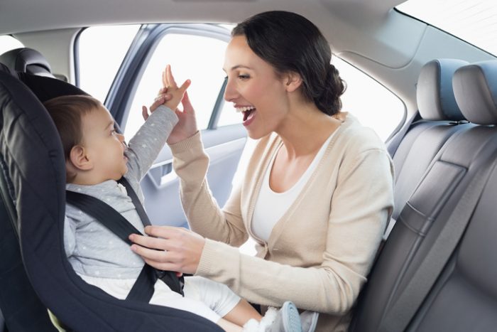 Com crianças no carro siga sempre as orientações de segurança